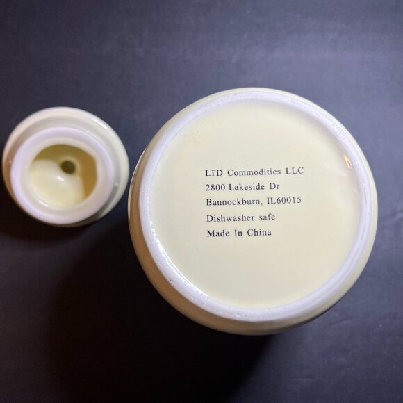 VTG Commodities Ceramic Snowman Family Double Handle Christmas Canister w/ Lid - Picture 8 of 9